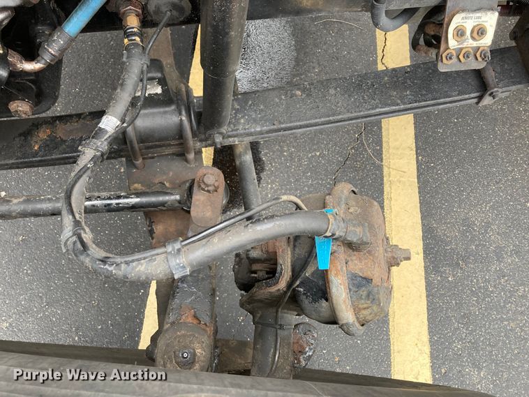 image for item DS6748 2009 Peterbilt 389  semi truck