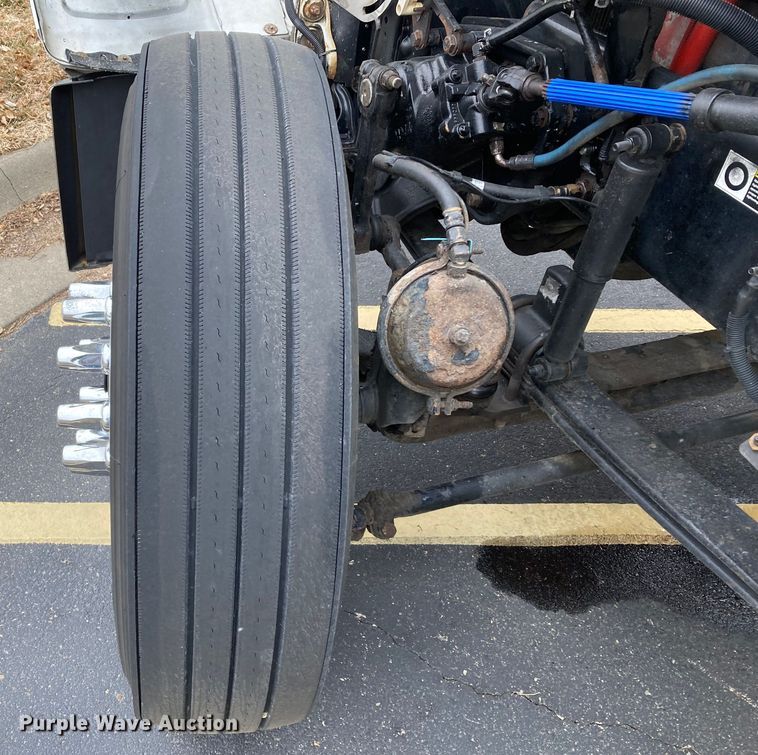 image for item DS6748 2009 Peterbilt 389  semi truck