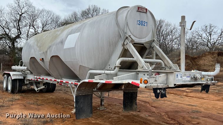 image for item ID9346 1997 Heil  pneumatic dry bulk trailer