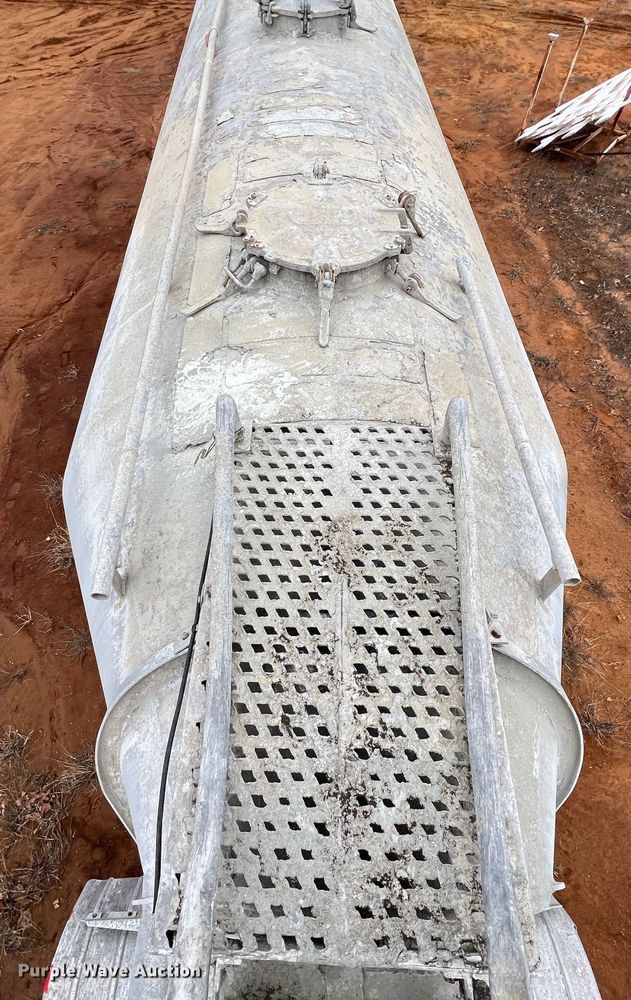 image for item ID9346 1997 Heil  pneumatic dry bulk trailer