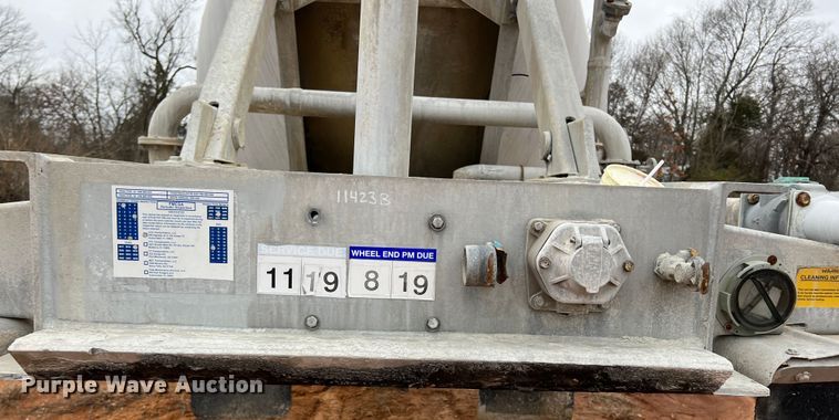 image for item ID9346 1997 Heil  pneumatic dry bulk trailer