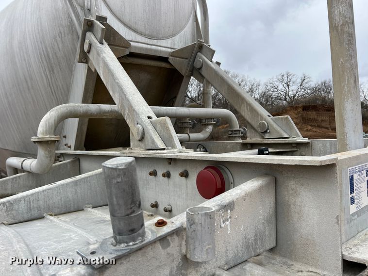 image for item ID9346 1997 Heil  pneumatic dry bulk trailer