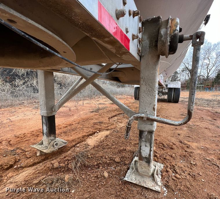 image for item ID9346 1997 Heil  pneumatic dry bulk trailer