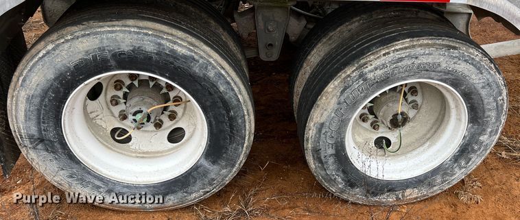 image for item ID9346 1997 Heil  pneumatic dry bulk trailer