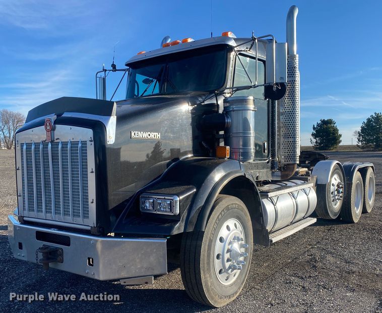 image for item JW9233 2009 Kenworth T800  semi truck