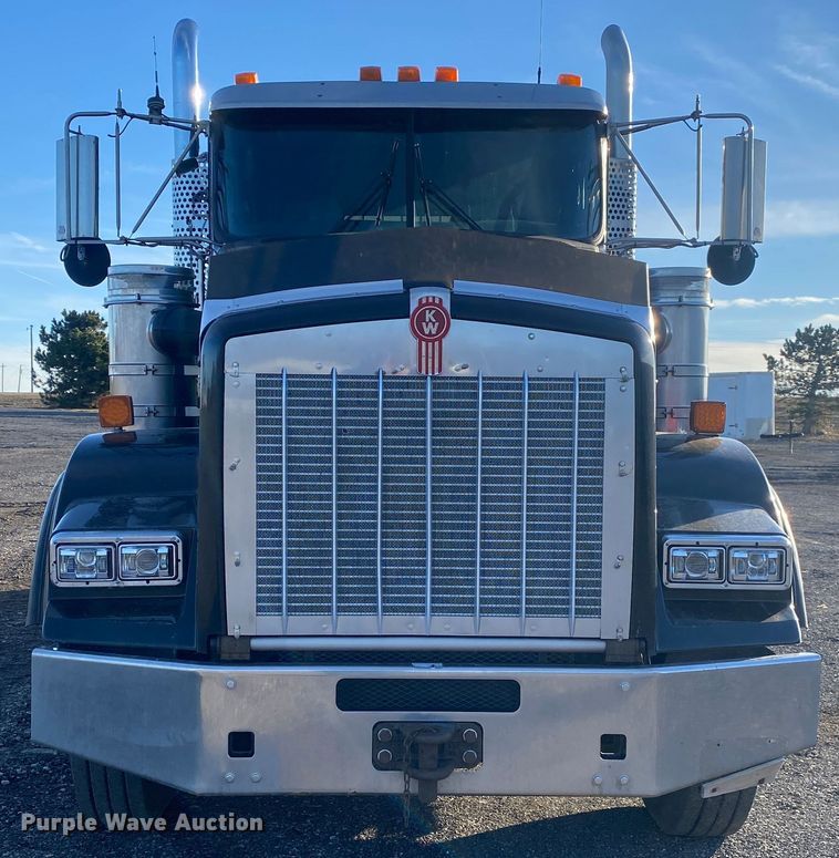 image for item JW9233 2009 Kenworth T800  semi truck