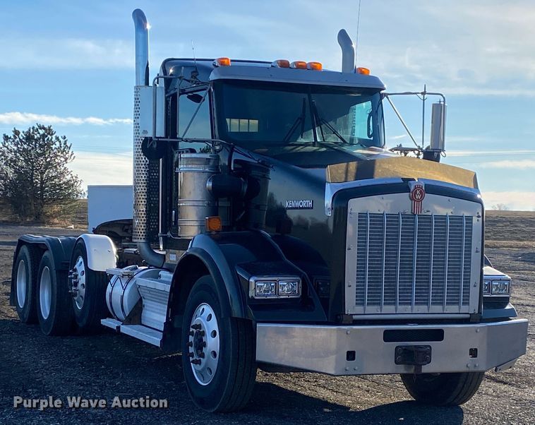 image for item JW9233 2009 Kenworth T800  semi truck
