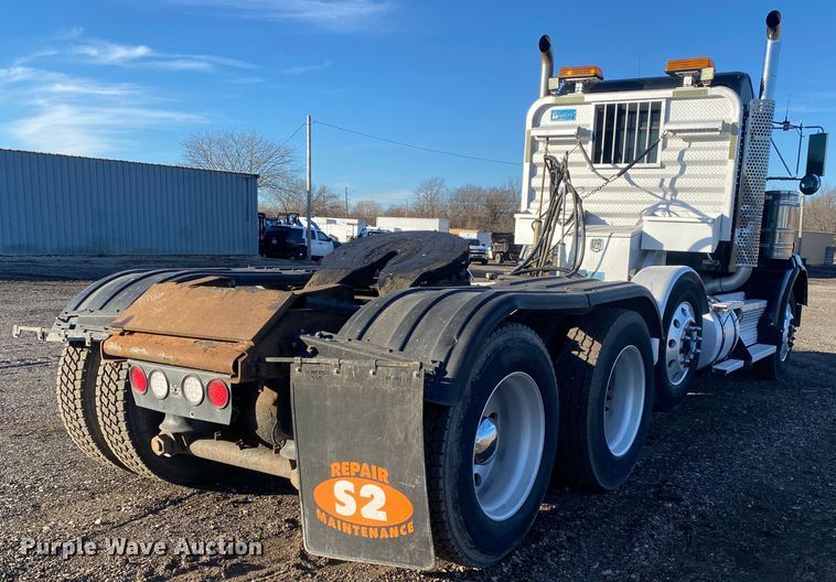 image for item JW9233 2009 Kenworth T800  semi truck