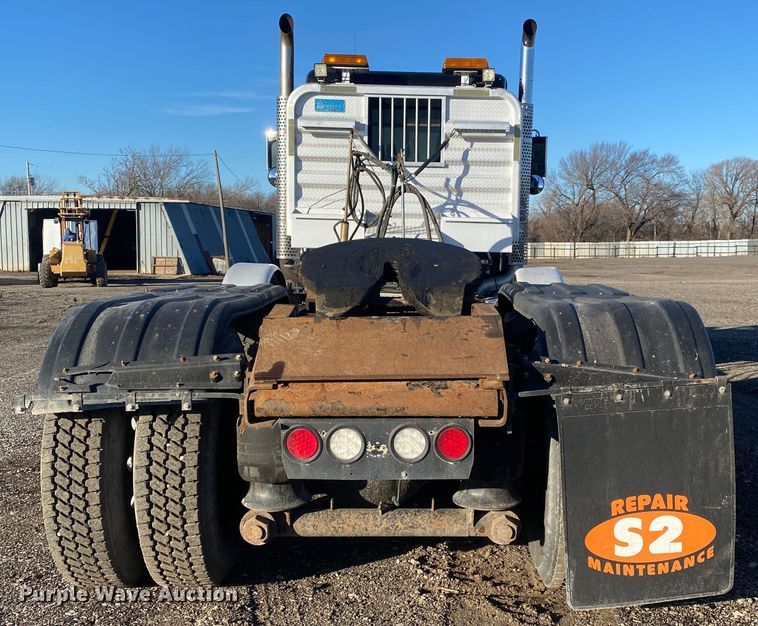 image for item JW9233 2009 Kenworth T800  semi truck