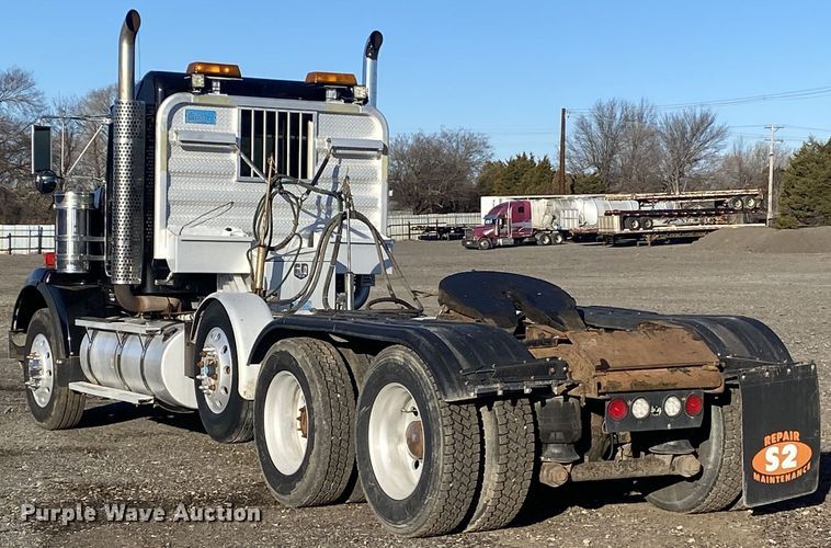 image for item JW9233 2009 Kenworth T800  semi truck