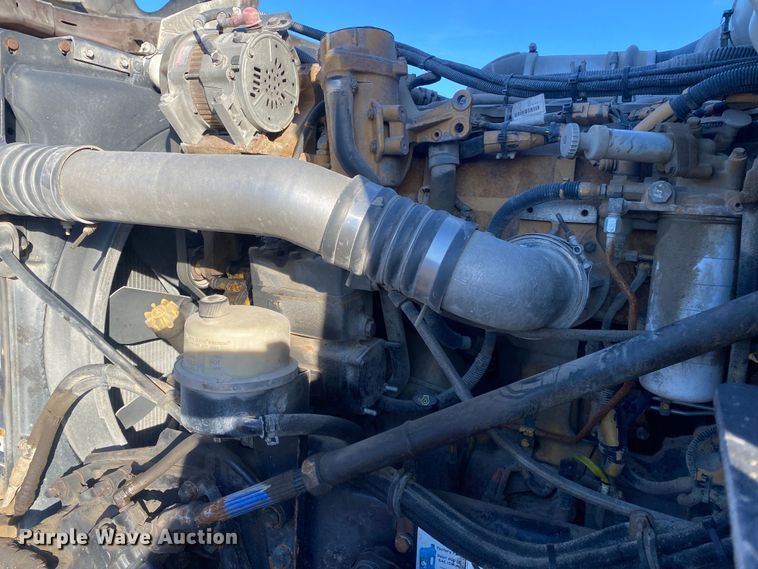 image for item JW9233 2009 Kenworth T800  semi truck