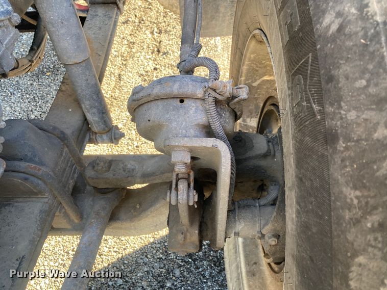 image for item JW9233 2009 Kenworth T800  semi truck