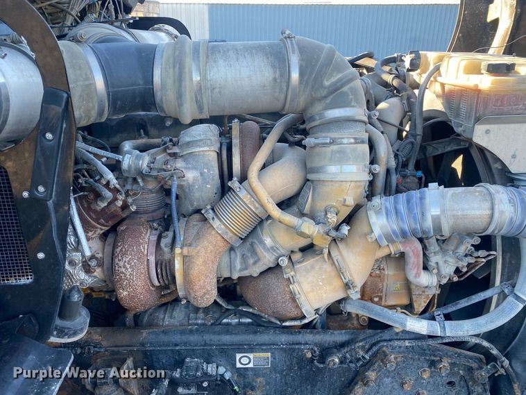 image for item JW9233 2009 Kenworth T800  semi truck