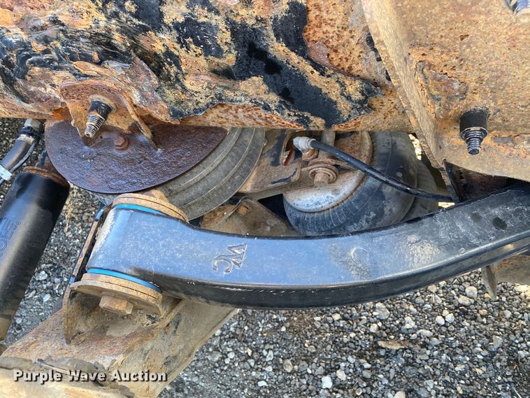 image for item JW9233 2009 Kenworth T800  semi truck