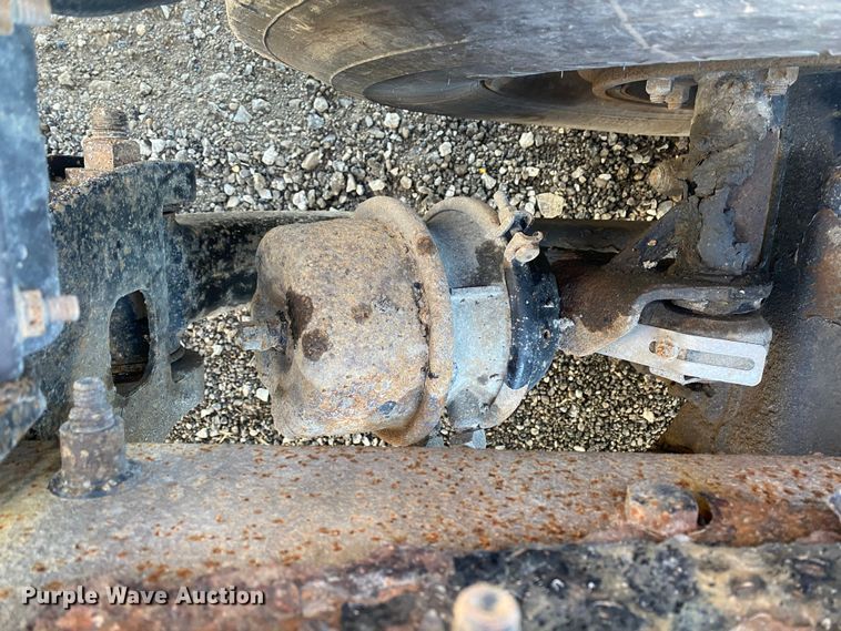 image for item JW9233 2009 Kenworth T800  semi truck