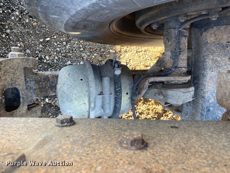 image for item JW9233 2009 Kenworth T800  semi truck