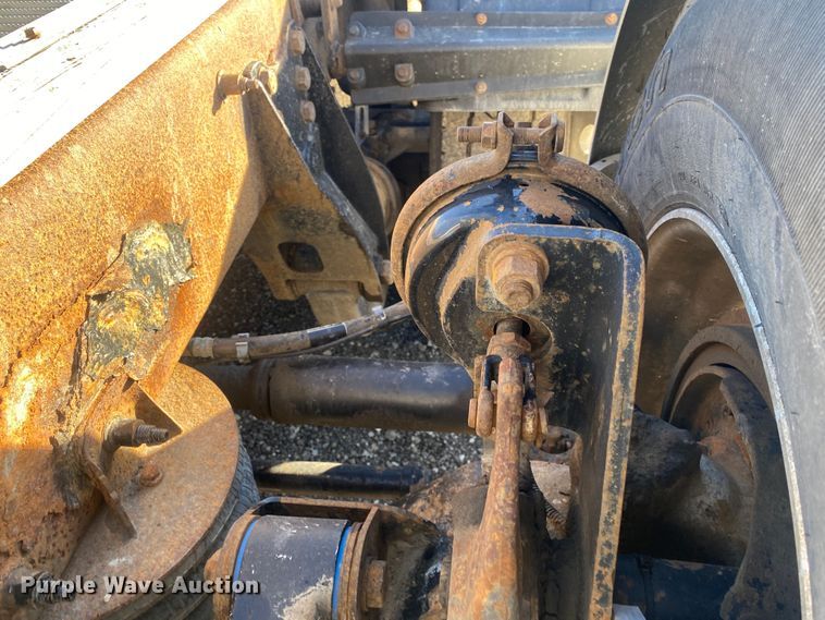 image for item JW9233 2009 Kenworth T800  semi truck