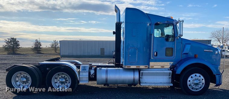 image for item JW9250 2008 Kenworth T800  semi truck
