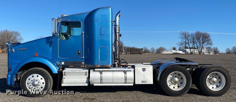 image for item JW9250 2008 Kenworth T800  semi truck