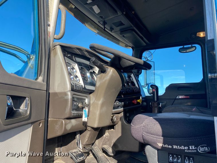 image for item JW9250 2008 Kenworth T800  semi truck