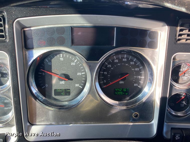 image for item JW9250 2008 Kenworth T800  semi truck