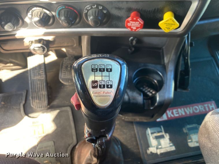 image for item JW9250 2008 Kenworth T800  semi truck