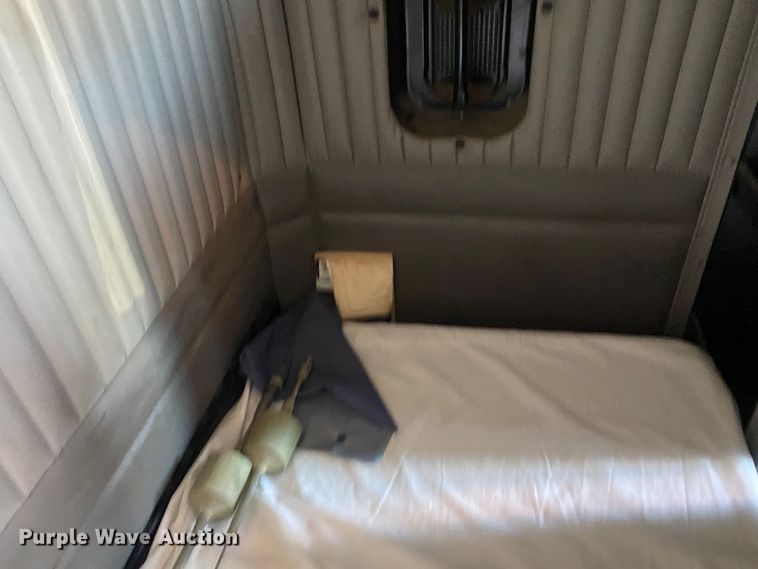 image for item JW9250 2008 Kenworth T800  semi truck