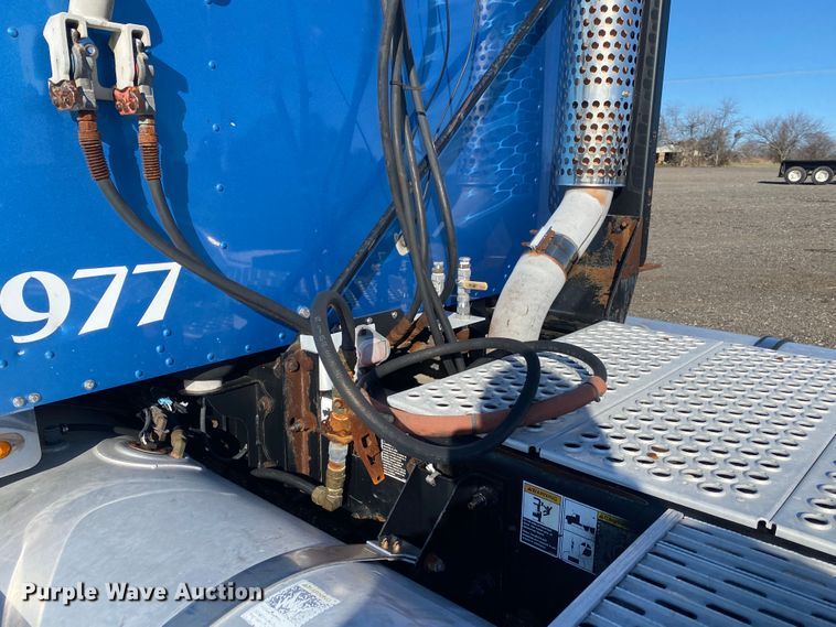 image for item JW9250 2008 Kenworth T800  semi truck