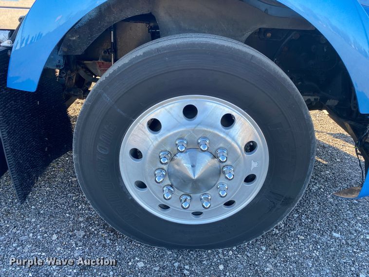 image for item JW9250 2008 Kenworth T800  semi truck