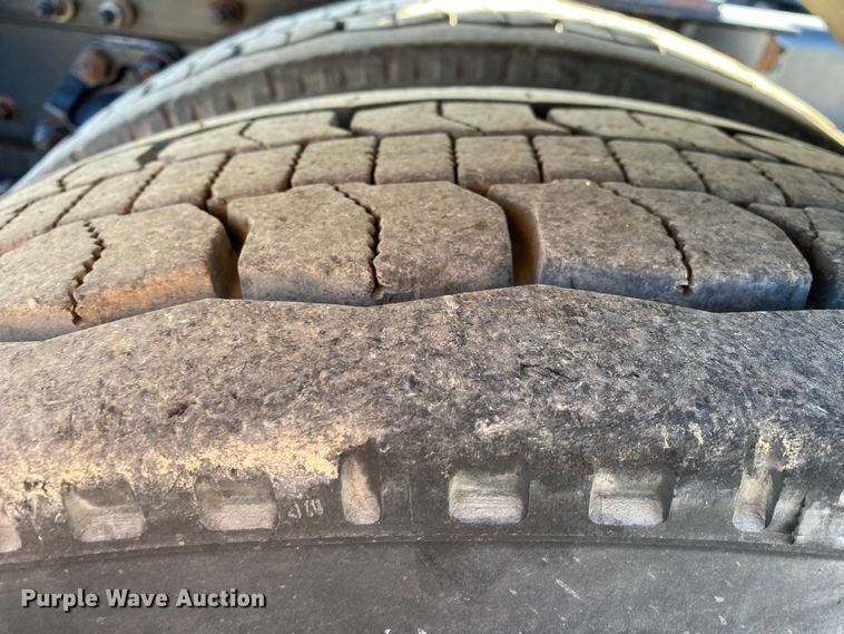 image for item JW9250 2008 Kenworth T800  semi truck