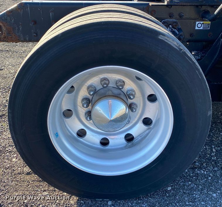 image for item JW9250 2008 Kenworth T800  semi truck