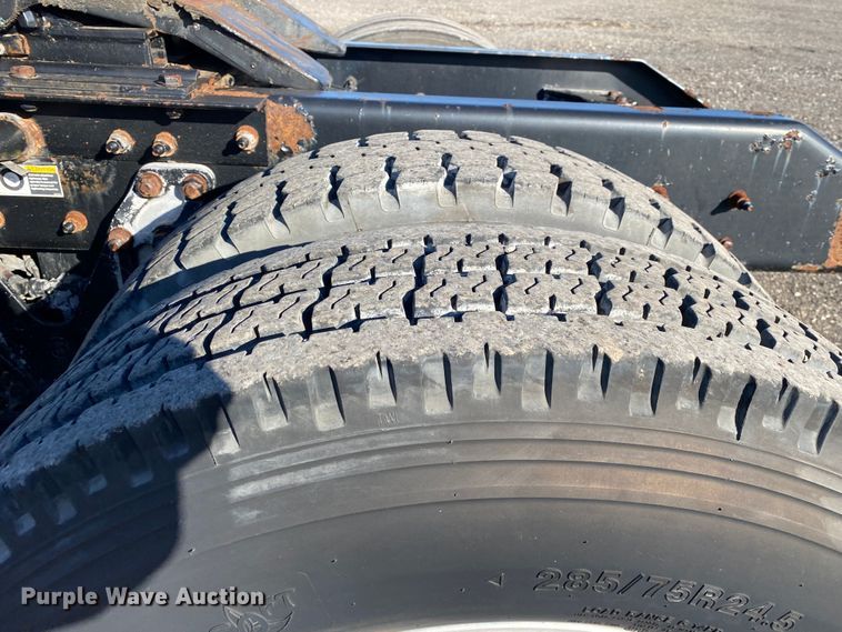 image for item JW9250 2008 Kenworth T800  semi truck