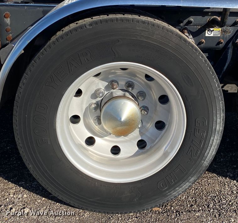 image for item JW9250 2008 Kenworth T800  semi truck