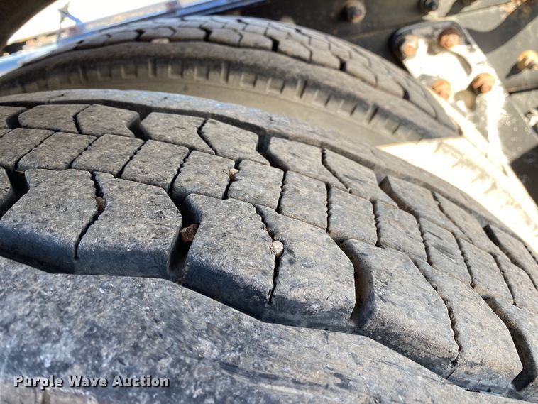 image for item JW9250 2008 Kenworth T800  semi truck