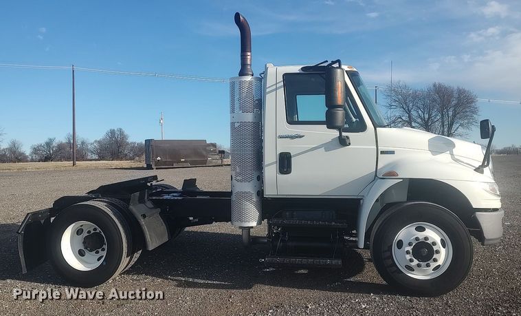 image for item JW9253 2014 International Navistar MA035  semi truck