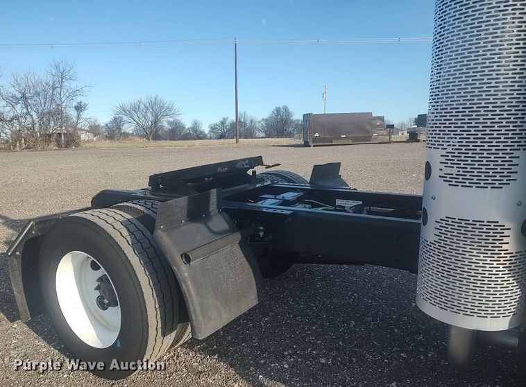 image for item JW9253 2014 International Navistar MA035  semi truck