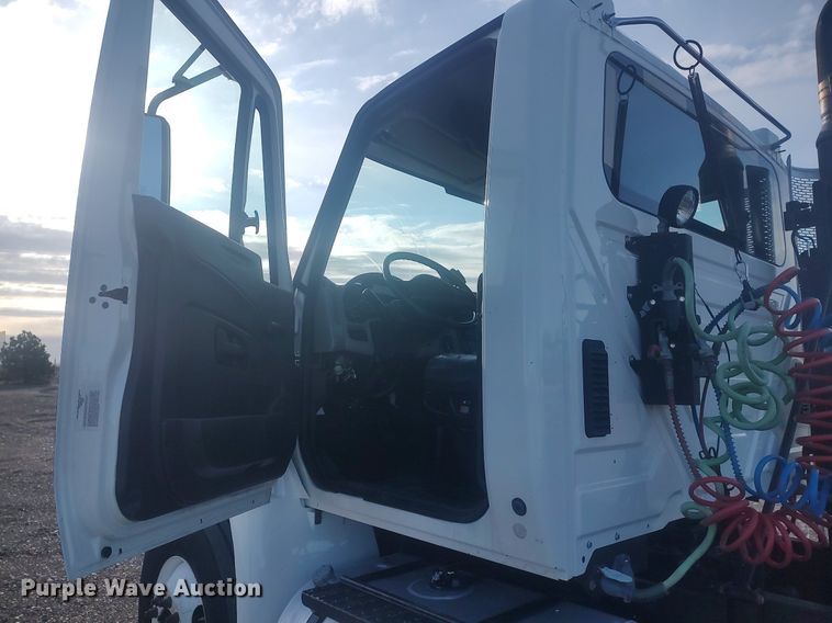 image for item JW9253 2014 International Navistar MA035  semi truck