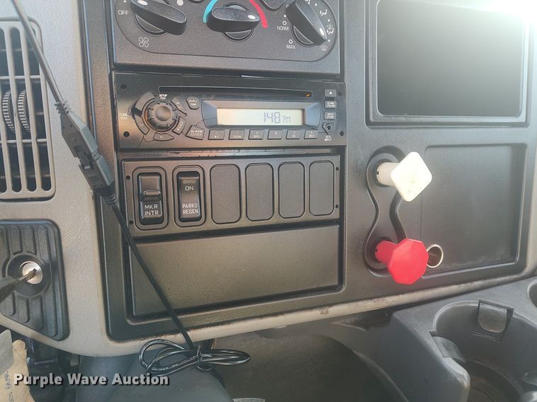 image for item JW9253 2014 International Navistar MA035  semi truck