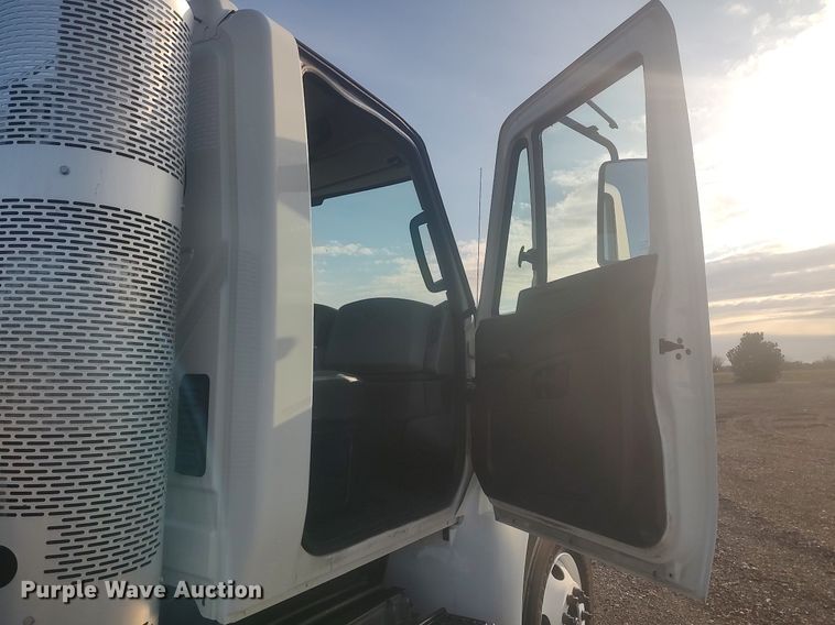 image for item JW9253 2014 International Navistar MA035  semi truck