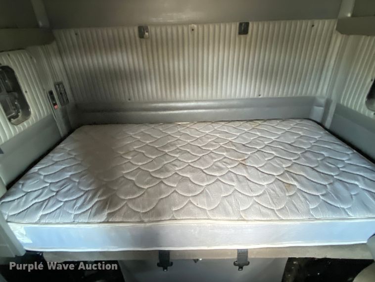 image for item JW9331 2014 Kenworth T660  semi truck