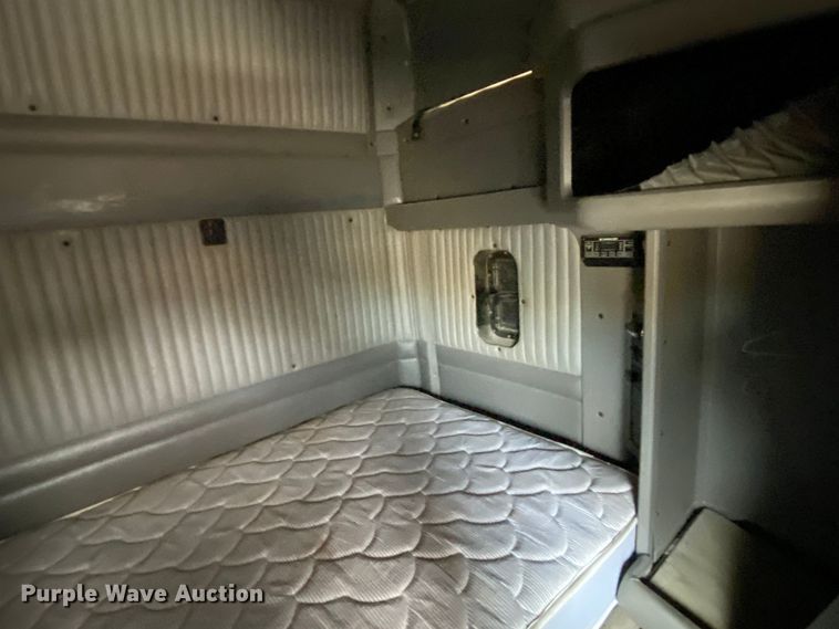 image for item JW9331 2014 Kenworth T660  semi truck