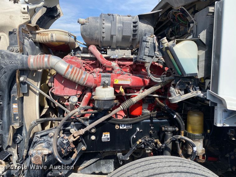 image for item JW9331 2014 Kenworth T660  semi truck