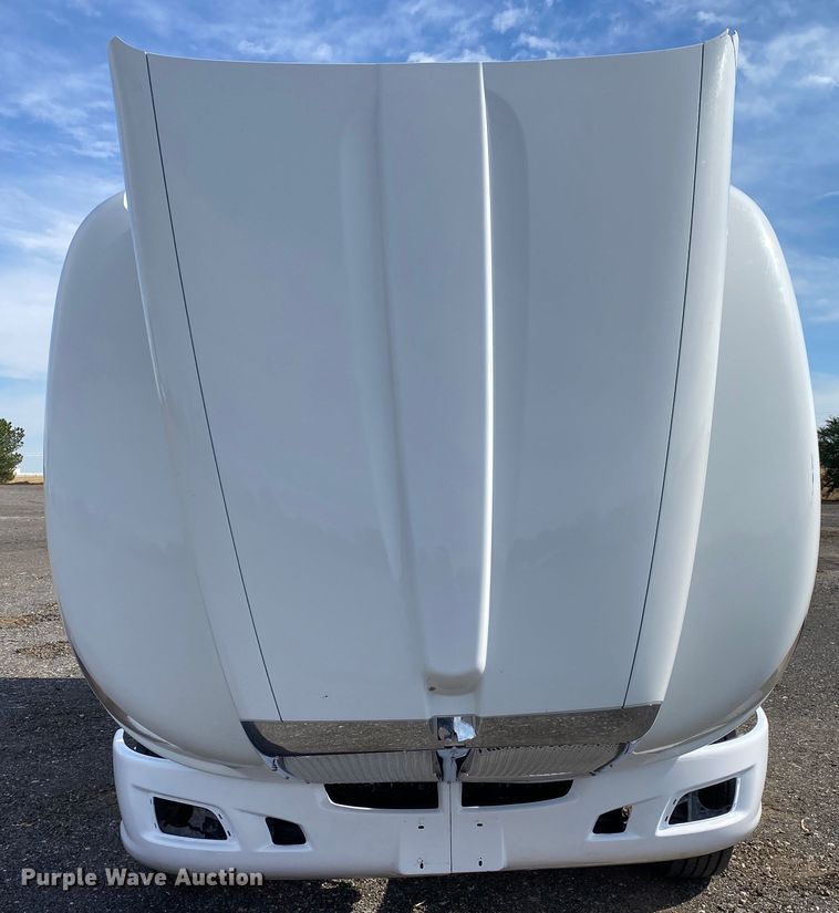 image for item JW9331 2014 Kenworth T660  semi truck