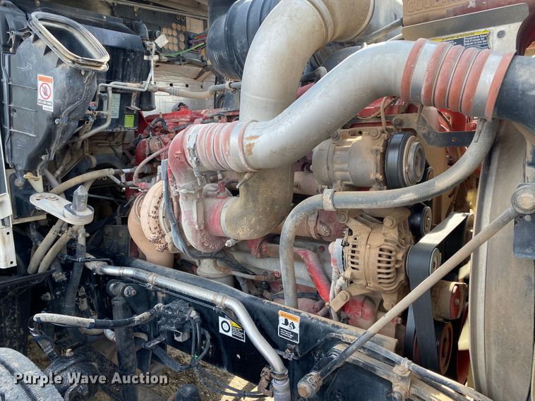 image for item JW9331 2014 Kenworth T660  semi truck