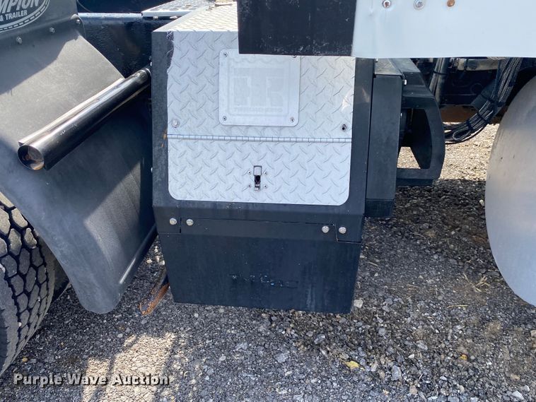 image for item JW9331 2014 Kenworth T660  semi truck