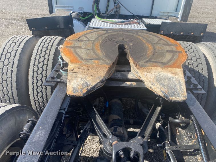 image for item JW9331 2014 Kenworth T660  semi truck