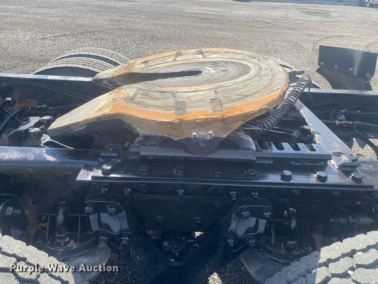 image for item JW9331 2014 Kenworth T660  semi truck