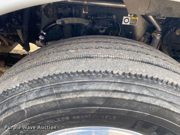 image for item JW9331 2014 Kenworth T660  semi truck