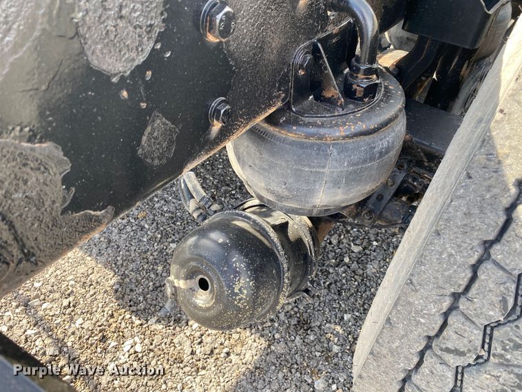 image for item JW9331 2014 Kenworth T660  semi truck