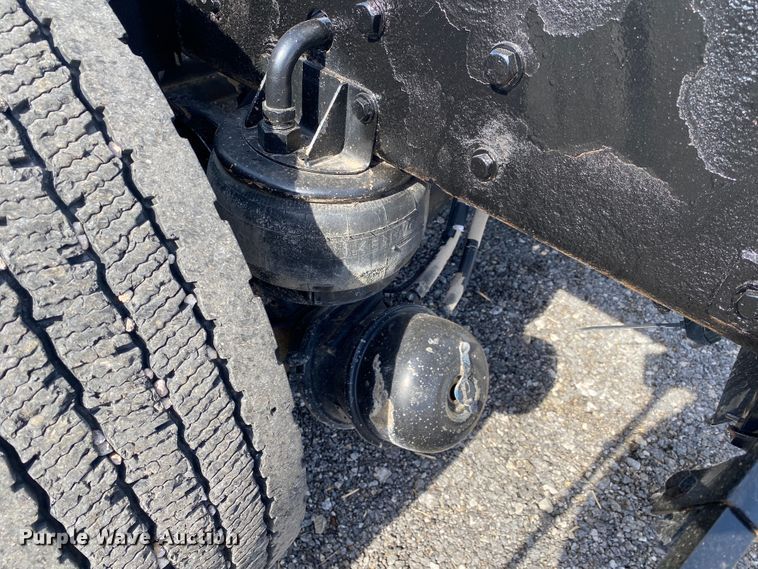 image for item JW9331 2014 Kenworth T660  semi truck